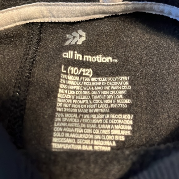 All in motion sweatshirt 🖤 - Picture 6 of 6